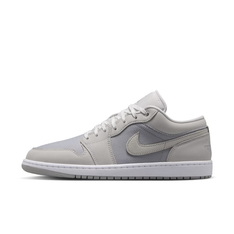 JORDAN BRAND FA26 AIR JORDAN 1 LOW SE オフホワイト/ライトスモークグレー-ソフトパール IO2049-100
