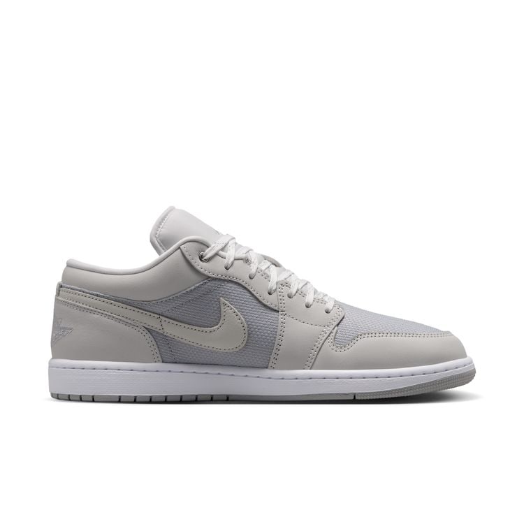 JORDAN BRAND FA26 AIR JORDAN 1 LOW SE オフホワイト/ライトスモークグレー-ソフトパール IO2049-100