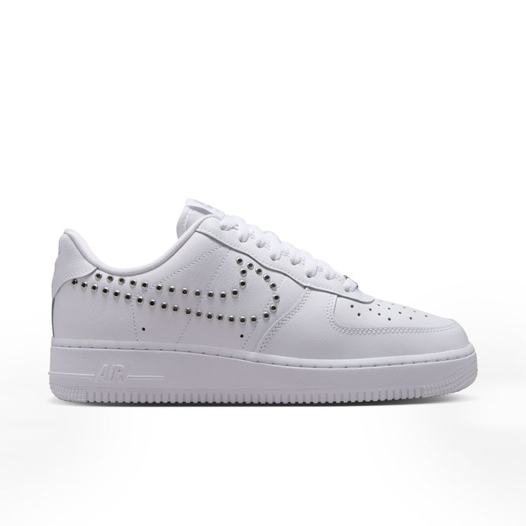 NIKE FA26 NIKE AIR FORCE 1 '07 LV8 ホワイト/メタリックシルバー