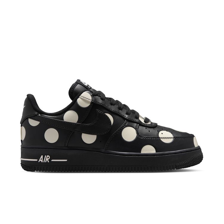 NIKE FA26 NIKE WMNS AIR FORCE 1 '07 ブラック/ブラック-セイル IR8647-001