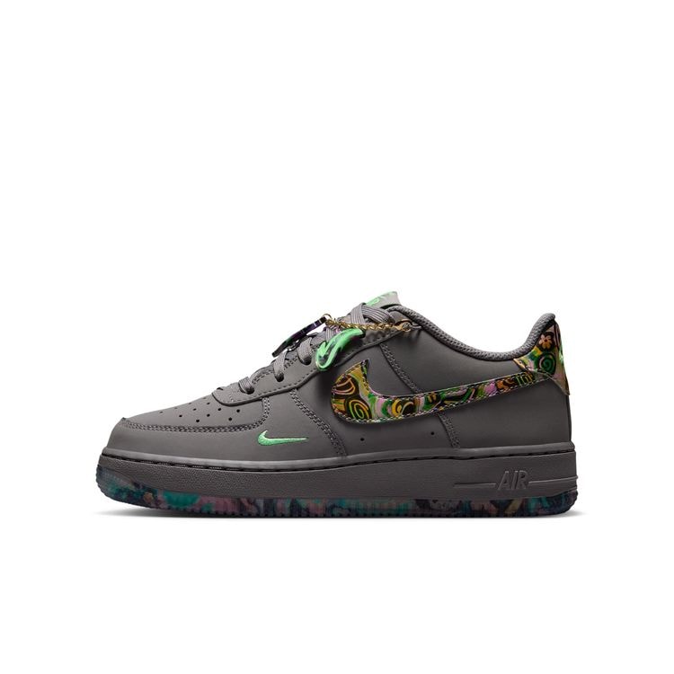 NIKE FA26 NIKE AIR FORCE 1 AOS GS ペンシルポイント/マルチカラー-イリュージョングリーン IO0318-001