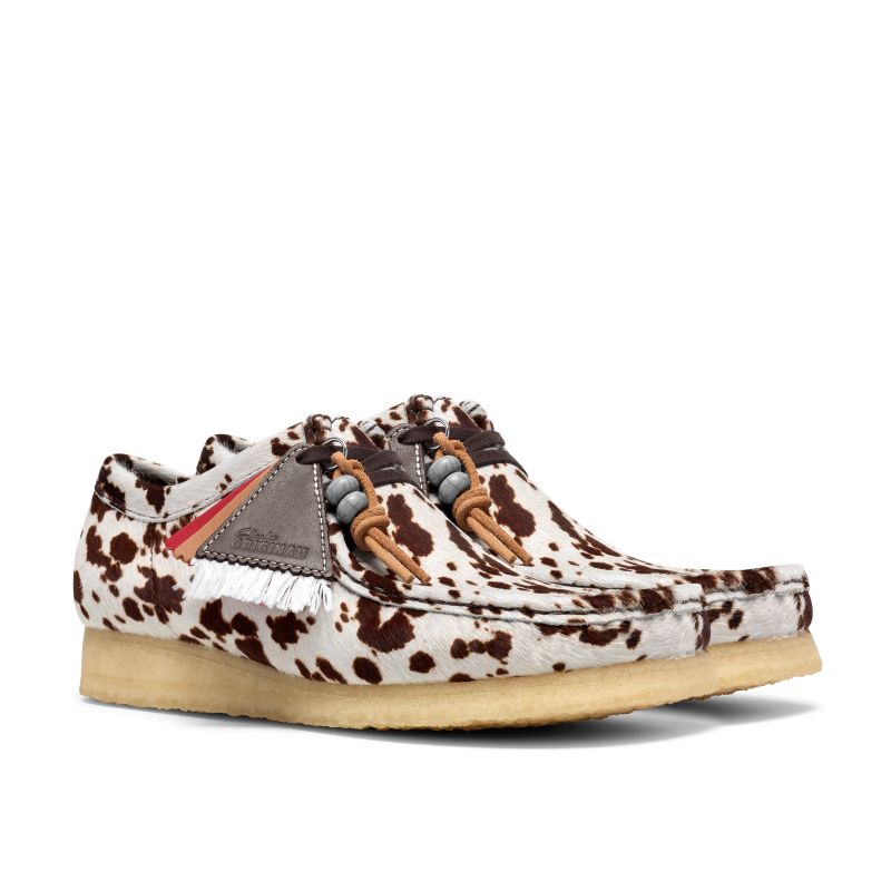 Clarks AW26 M Wallabee Brown Cow Print 26327520
