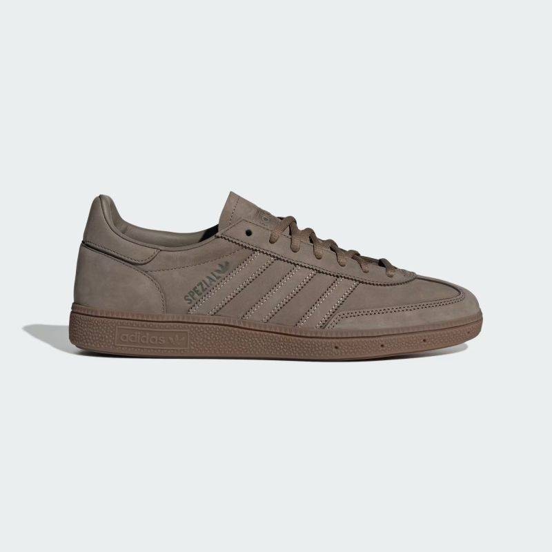 adidas 26Q4 adidas HANDBALL SPEZIAL ブランチブラウン/ブランチブラウン/ガム KJ9852