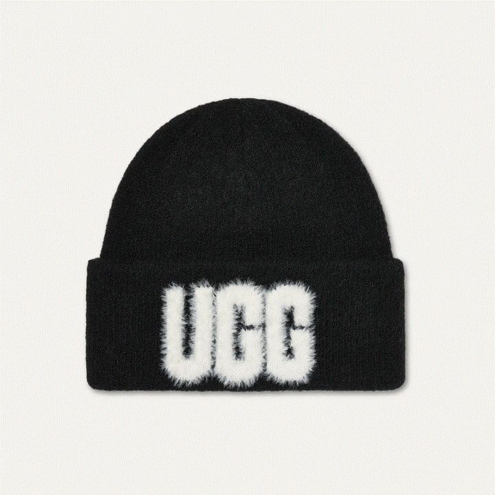 UGG AW26 9/16 U FUZZY UGG LOGO BEANIE BLACK 105248-BLK