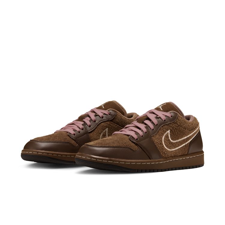 JORDAN BRAND HO26 WMNS AIR JORDAN 1 LOW SE カカオワオ/パールホワイト-ラストピンク IQ5498-200
