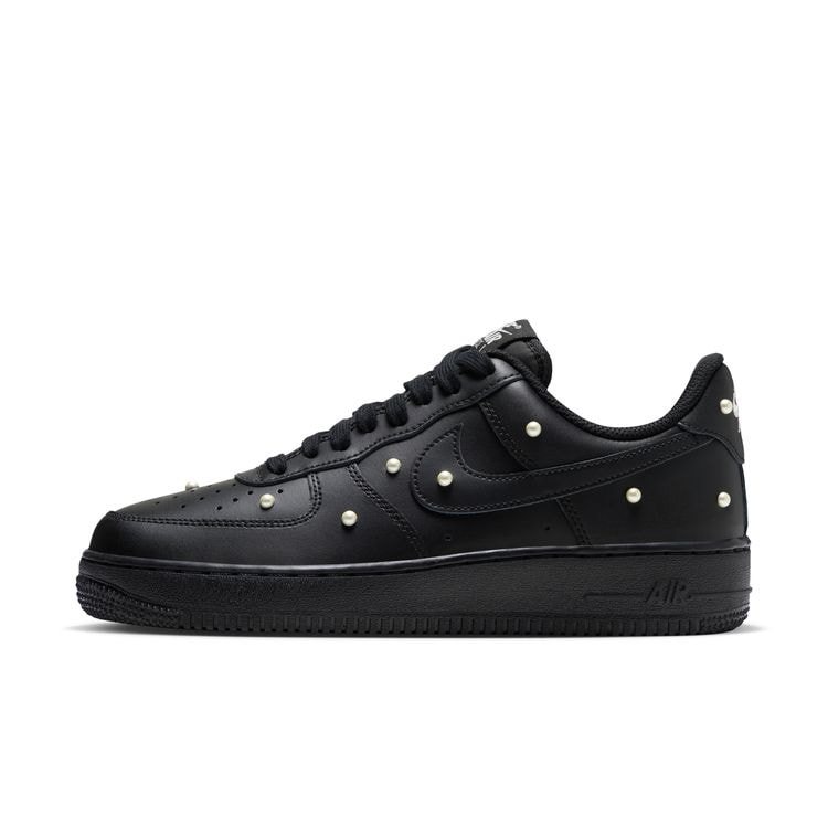 NIKE HO26 NIKE WMNS AIR FORCE 1 '07 SE ブラック/ブラック