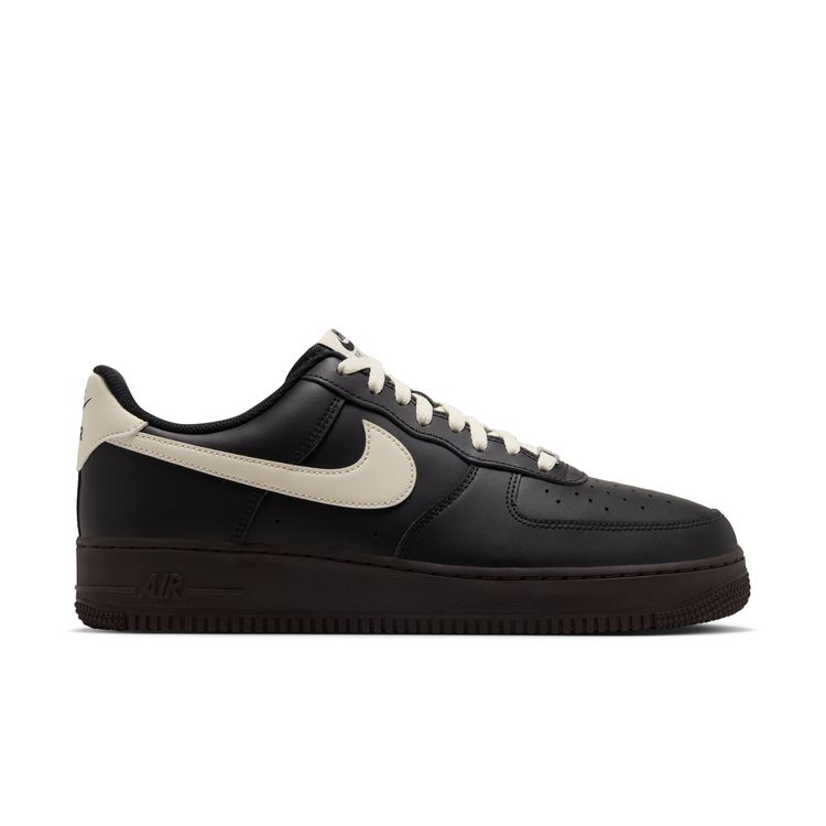 NIKE HO26 NIKE AIR FORCE 1 '07 ブラック/ココナッツミルク-ベル