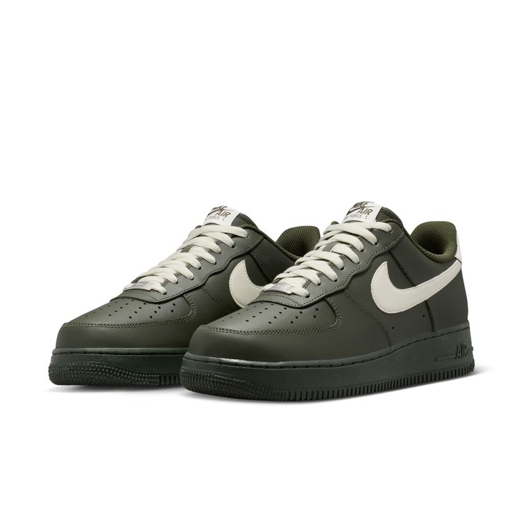 NIKE HO26 NIKE AIR FORCE 1 '07 ブラック/ココナッツミルク-ベル
