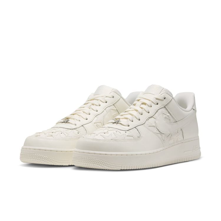 NIKE FA26 NIKE AIR FORCE 1 '07 LV8 ホワイト/メタリックシルバー