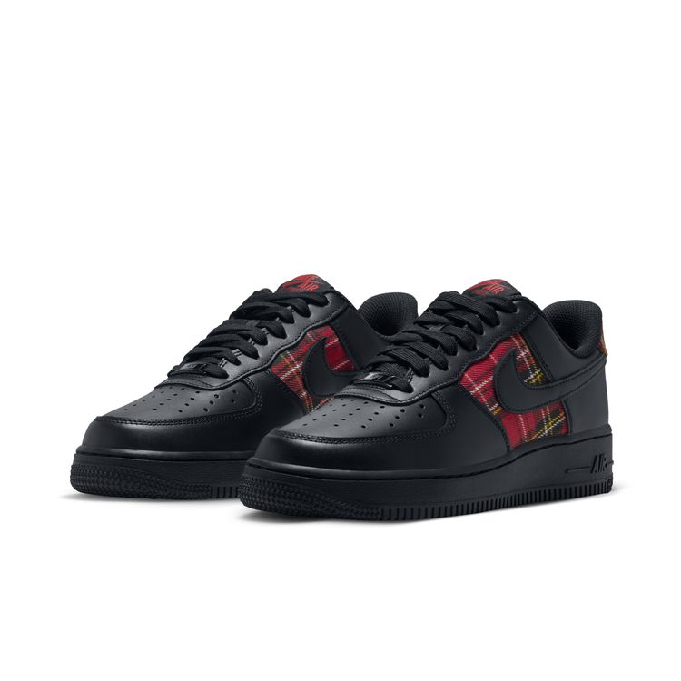NIKE HO26 10/22 NIKE WMNS AIR FORCE 1 '07 ブラック/ブラック-タフレッド IR5596-001