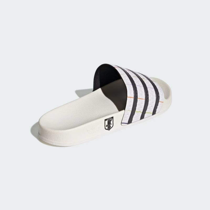 adidas 26Q3 adidas TREFOIL SLIDE JFA オフホワイト/コアブラック/オフホワイト KZ9400