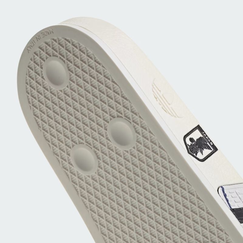 adidas 26Q3 adidas TREFOIL SLIDE JFA オフホワイト/コアブラック/オフホワイト KZ9400