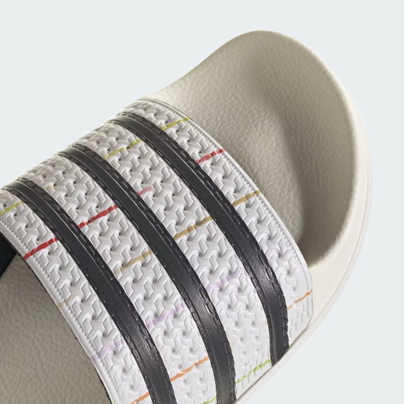 adidas 26Q3 adidas TREFOIL SLIDE JFA オフホワイト/コアブラック/オフホワイト KZ9400