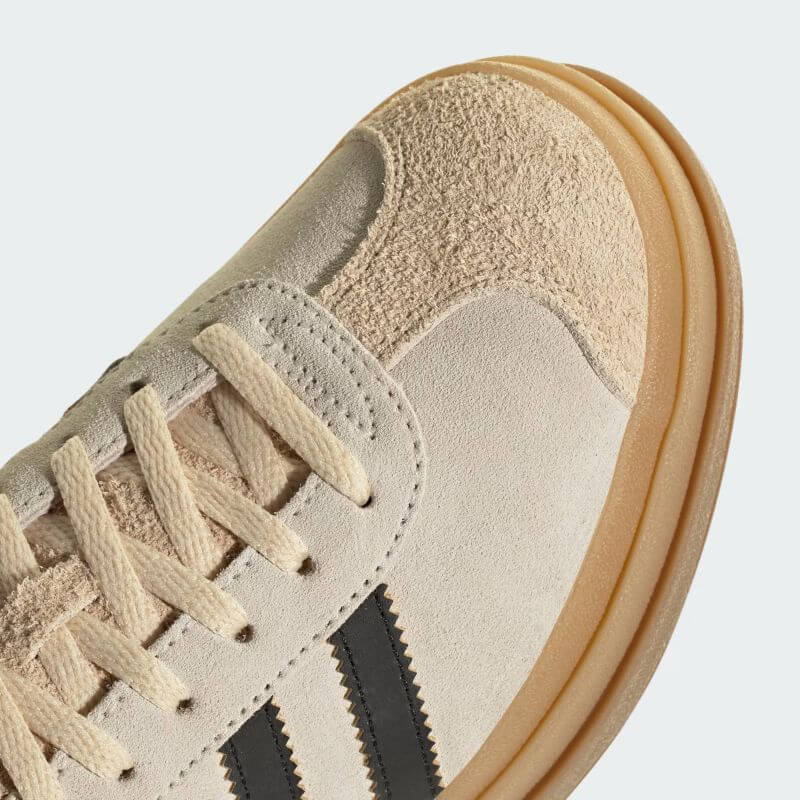 低価格の adidas 25Q3 GAZELLE BOLD W クリームホワイト/コアブラック 小物入れ