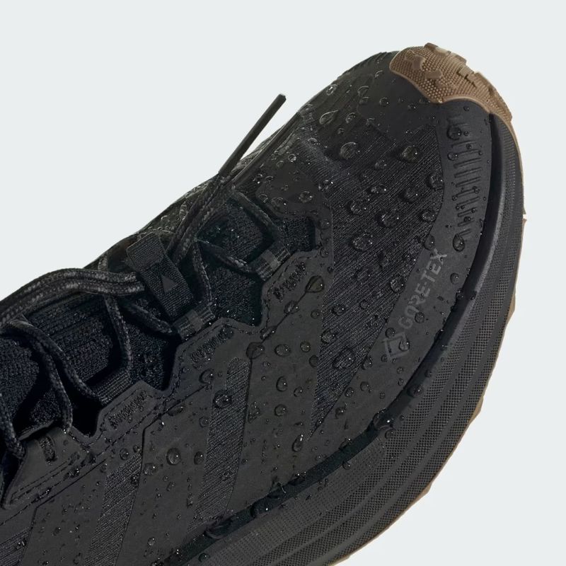 adidas 26Q3 adidas TERREX FREEHIKER 3 ULTRA GORE-TEX コアブラック/コアブラック/ブラウンオキサイド HP3481
