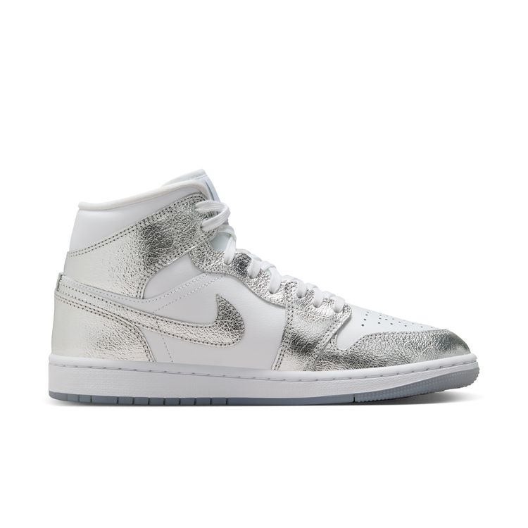 JORDAN BRAND SU26 WMNS AIR JORDAN 1 MID SE ホワイト/メタリックシルバー-ウルフグレー FN5031-100
