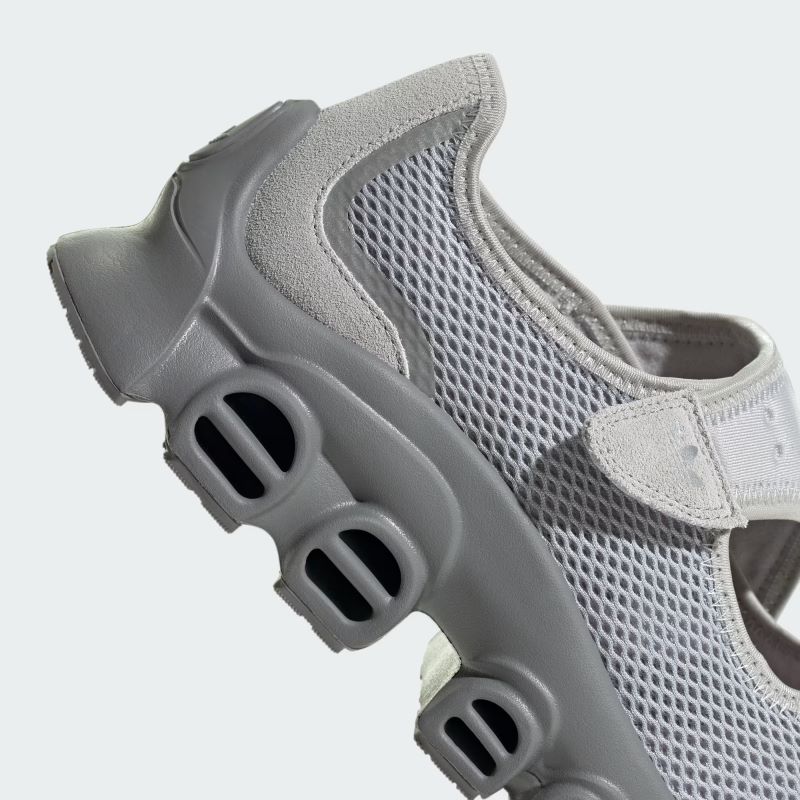 adidas 26Q2 adidas ADIFOM MEGAJANE W グレースリー/グレーツー/シルバーメタリック JH7556