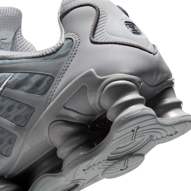 NIKE HO25 10/1 NIKE SHOX TL ウルフグレー/アイアングレー AV3595-015
