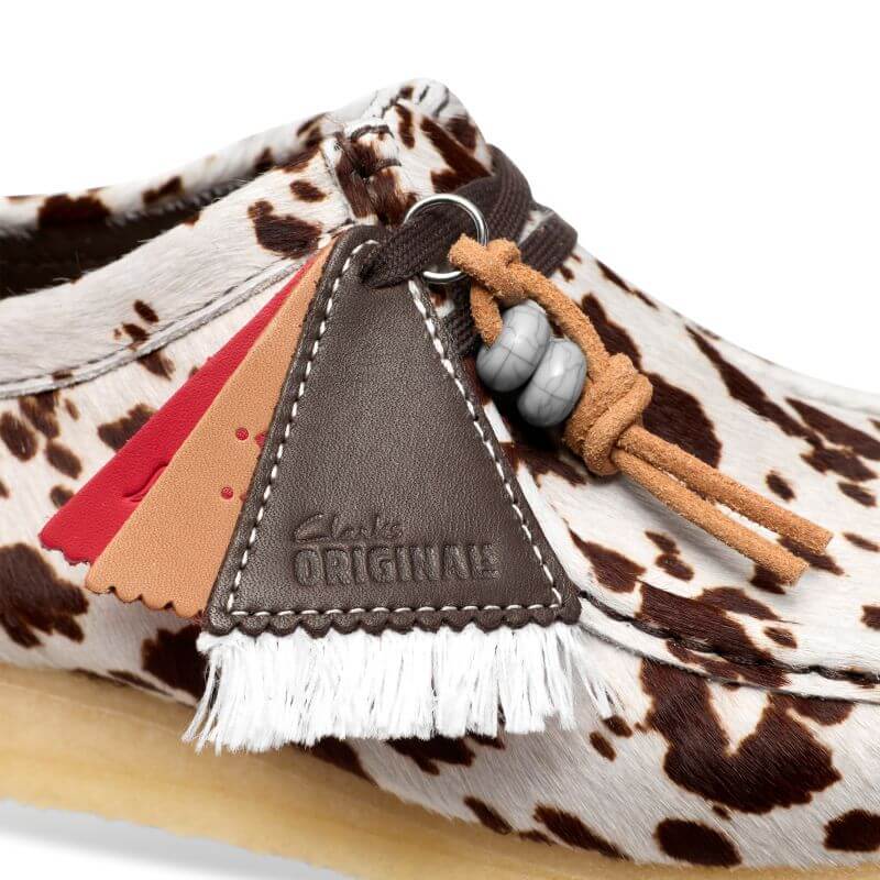 Clarks AW26 M Wallabee Brown Cow Print 26327520
