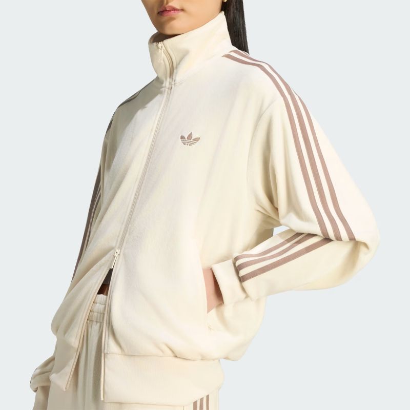 adidas 26Q3 9/25 adidas FB VELOUR TT ワンダーホワイト LC8073