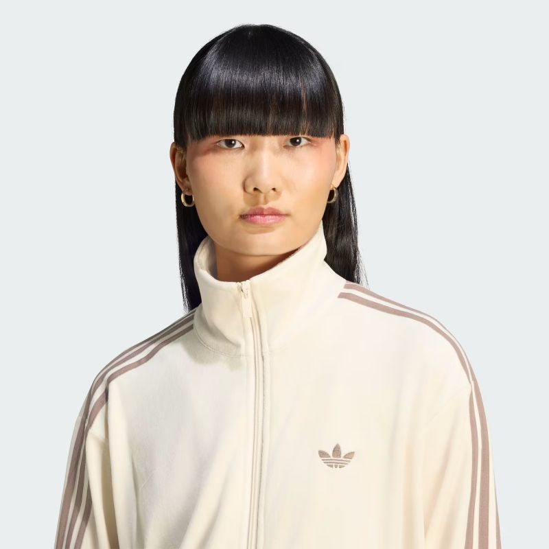 adidas 26Q3 9/25 adidas FB VELOUR TT ワンダーホワイト LC8073