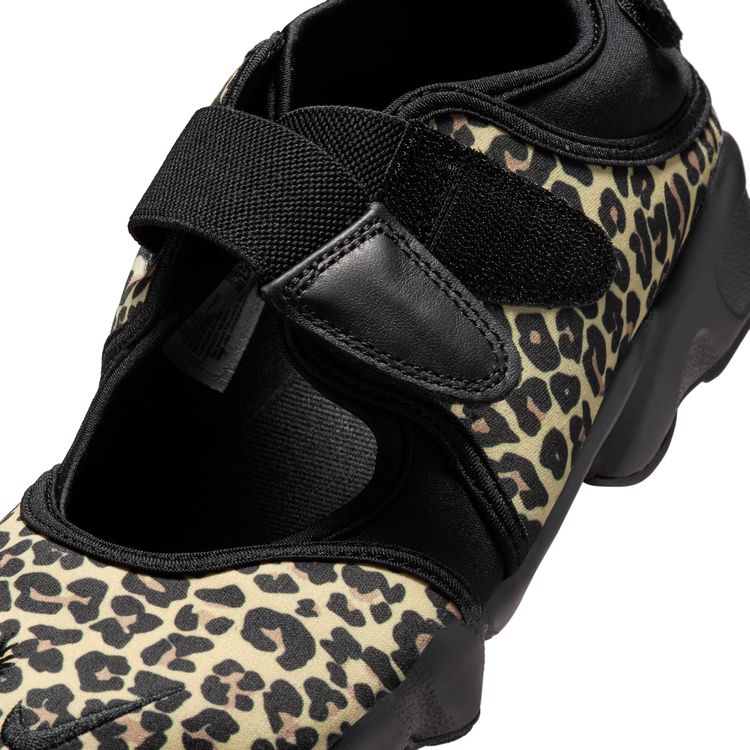 NIKE SU26 NIKE WMNS AIR RIFT ブラック/ヘンプ IR5696-010