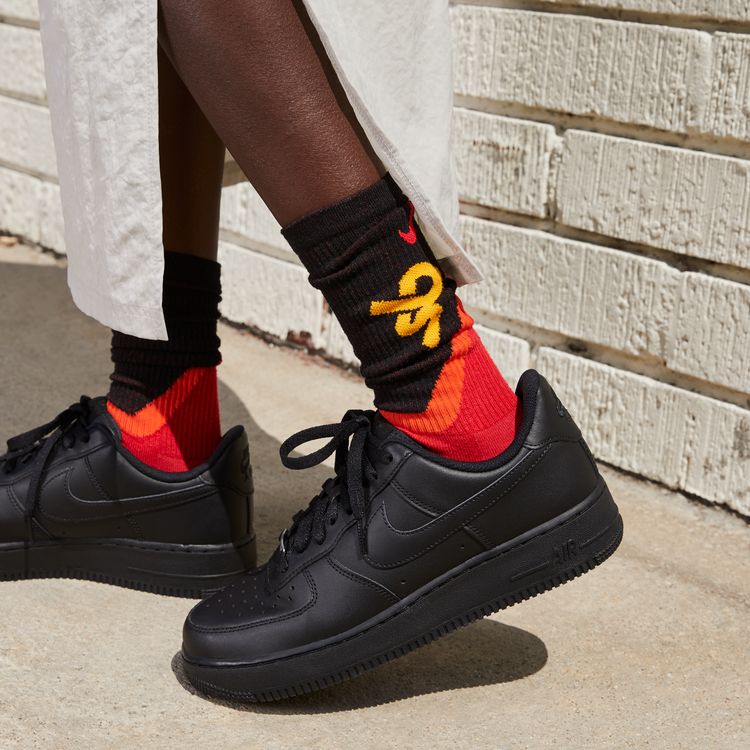 NIKE C/O NIKE WMNS AIR FORCE 1 '07  DD8959-001 ブラック/ブラック/ブラック