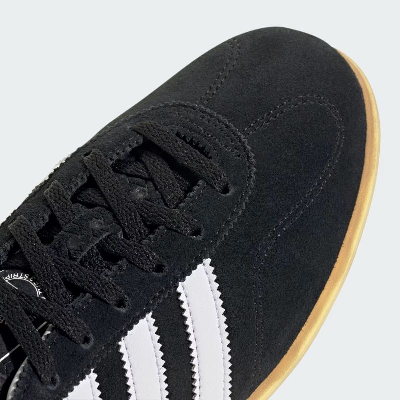 adidas 25Q3 GAZELLE LO PRO W コアブラック/フットウェアホワイト/ガム JR8886