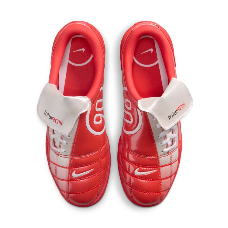 NIKE SU26 NIKE WMNS T90 SE ライトクリムゾン/ホワイト-ブラック IO2389-601