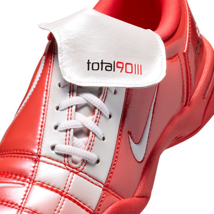 NIKE SU26 NIKE WMNS T90 SE ライトクリムゾン/ホワイト-ブラック IO2389-601