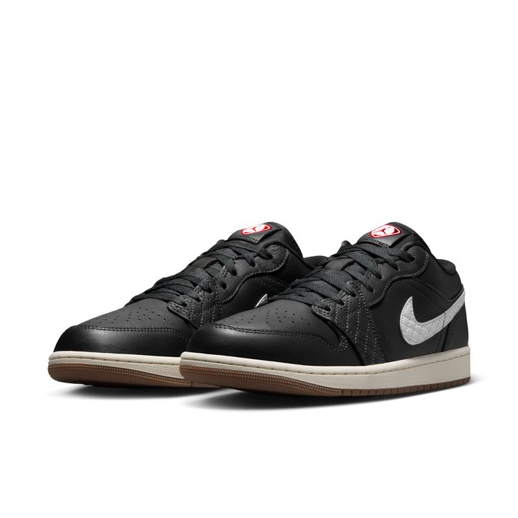 JORDAN BRAND FA26 AIR JORDAN 1 LOW SE オフノワール/セイル-ユニバーシティレッド-ゲームロイヤル IO2047-001