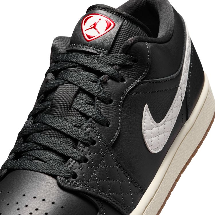 JORDAN BRAND FA26 AIR JORDAN 1 LOW SE オフノワール/セイル-ユニバーシティレッド-ゲームロイヤル IO2047-001