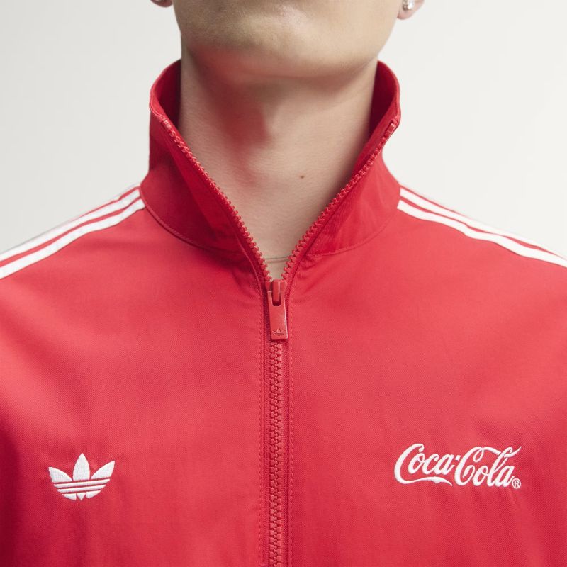 adidas 26Q3 6/6 Coca-Cola CLASSIC SPORT FIREBIRD TRACK JACKET ビビッドレッド KY2111