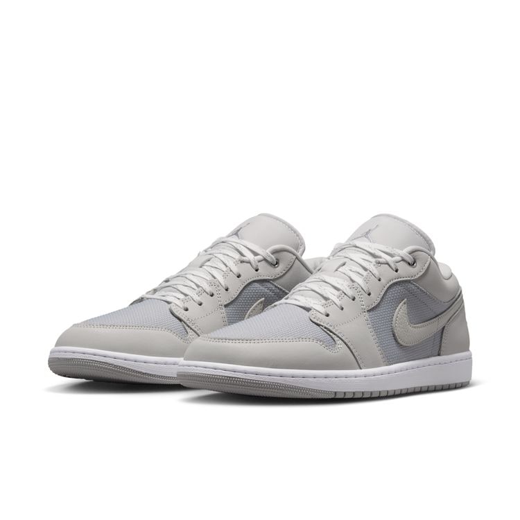 JORDAN BRAND FA26 AIR JORDAN 1 LOW SE オフホワイト/ライトスモークグレー-ソフトパール IO2049-100