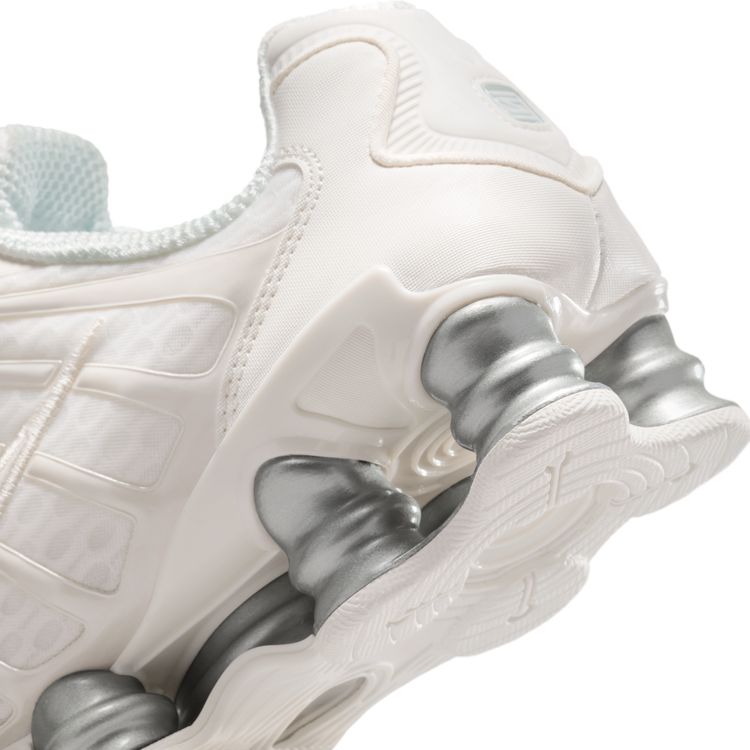 NIKE FA25 NIKE WMNS SHOX TL セイル/セイル-セイル AR3566-103