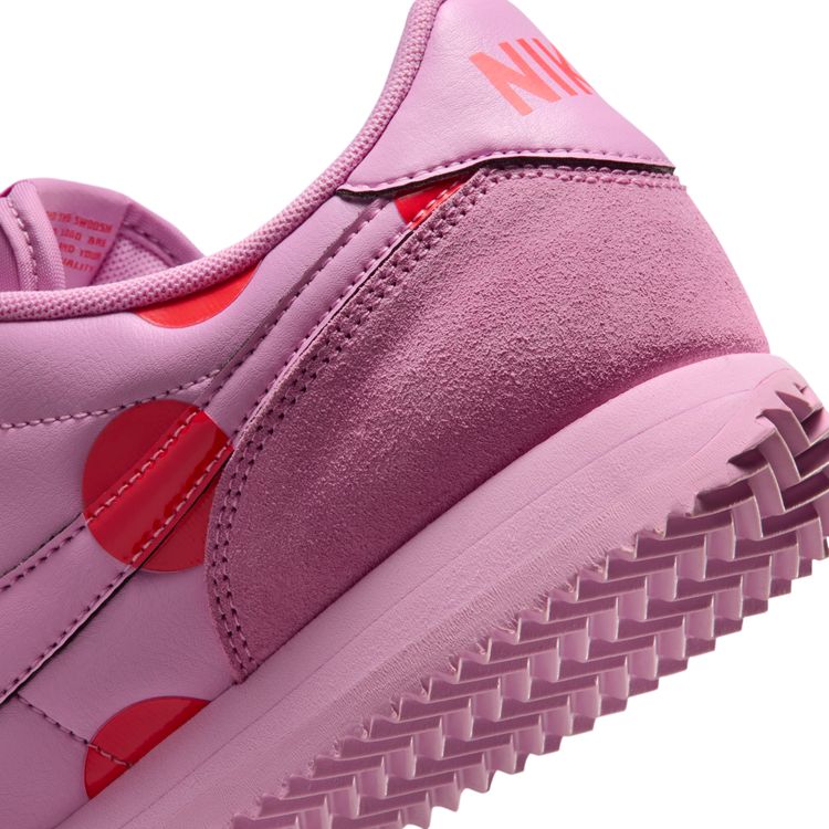 NIKE SU26 NIKE WMNS CORTEZ ライトマゼンタ/ライトマゼンタ-ライトクリムゾン IR1332-500