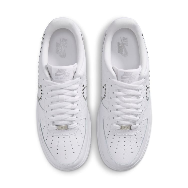 NIKE FA26 NIKE AIR FORCE 1 '07 LV8 ホワイト/メタリックシルバー