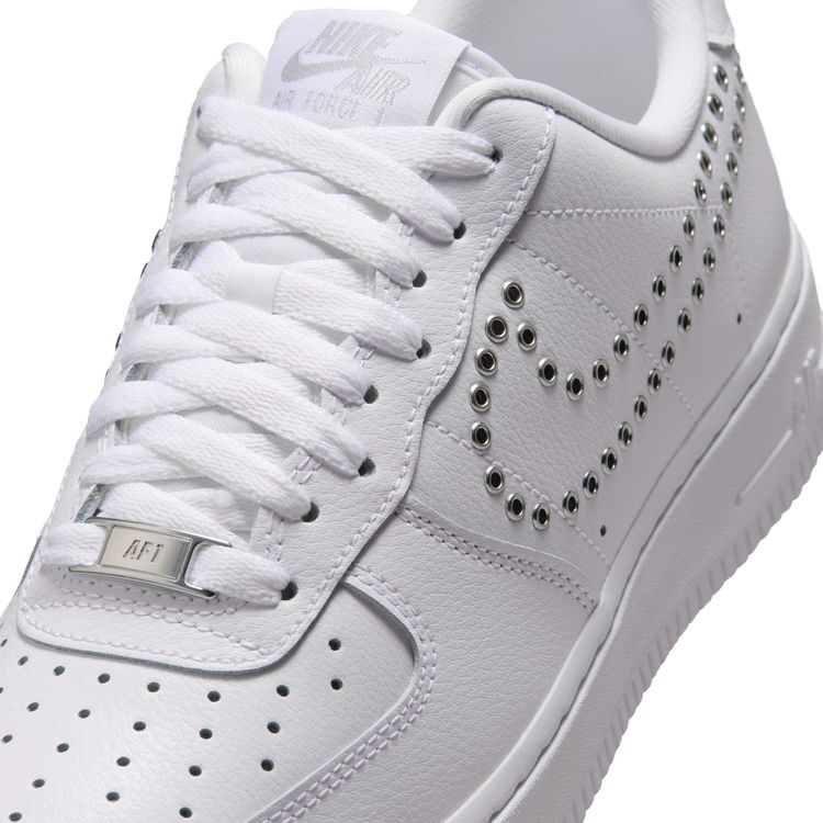 NIKE FA26 NIKE AIR FORCE 1 '07 LV8 ホワイト/メタリックシルバー
