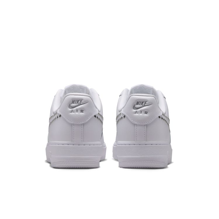 NIKE FA26 NIKE AIR FORCE 1 '07 LV8 ホワイト/メタリックシルバー