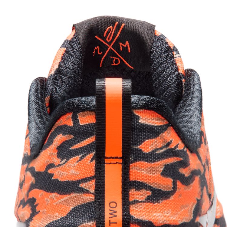 NIKE FA26 7/30 NIKE BOOK 2 CAMO EP ブラック/ブラック-トータルオレンジ-フラックス IV5770-001