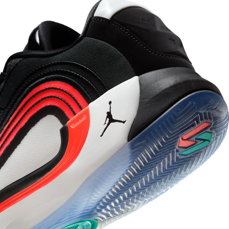 JORDAN BRAND SU25 4/24 JORDAN LUKA 4 PF ブラック/ブライトクリムゾン-サミットホワイト HF0824-001