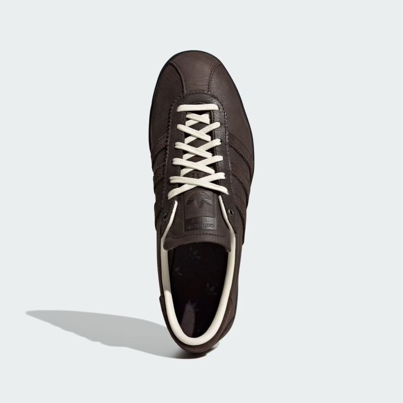 adidas 26Q4 adidas TOBACCO ダークブラウン/オーロラコーヒー/コアブラック KJ4905