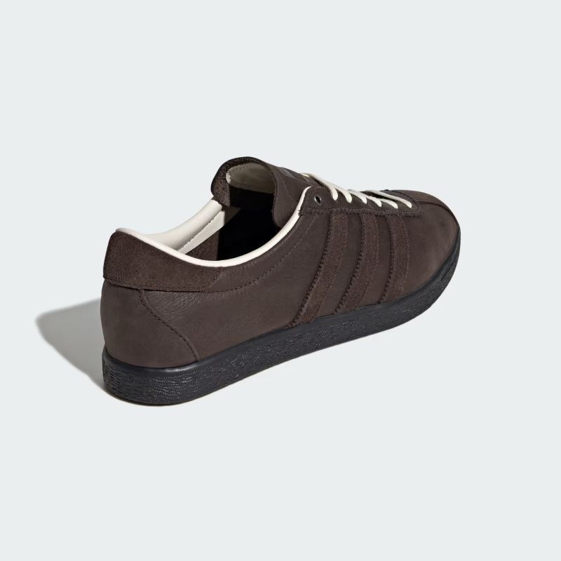 adidas 26Q4 adidas TOBACCO ダークブラウン/オーロラコーヒー/コアブラック KJ4905
