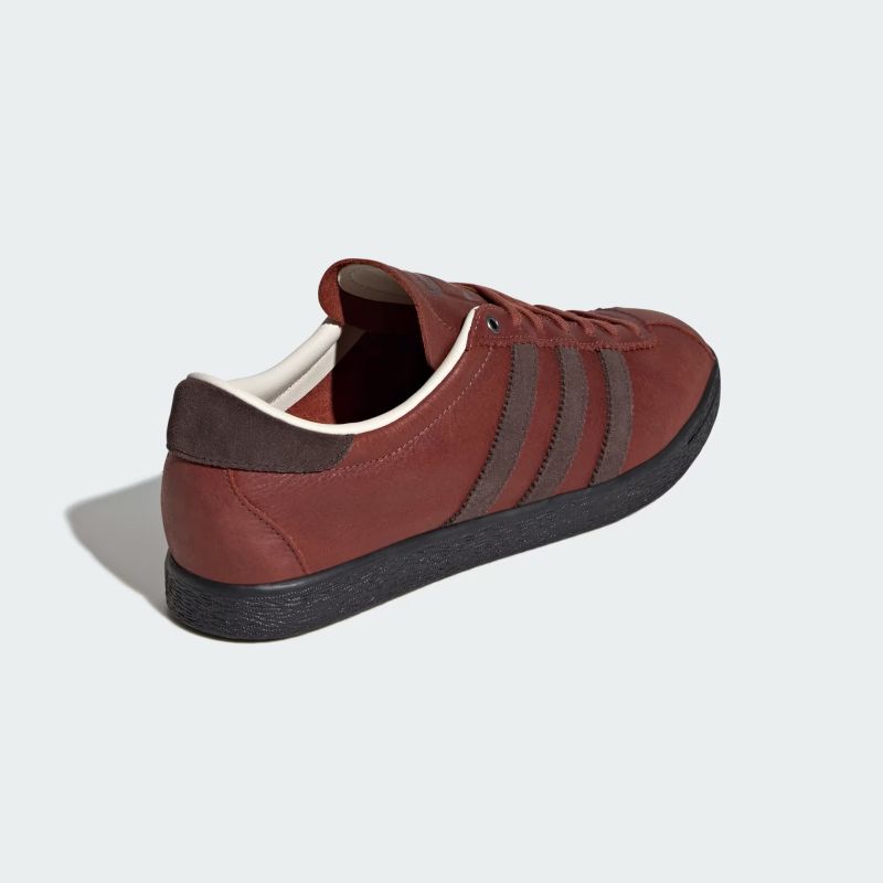 adidas 26Q4 adidas TOBACCO バーントシェンナ/ダークブラウン/コアブラック KJ4906