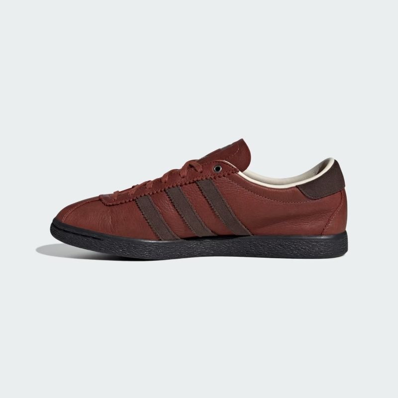 adidas 26Q4 adidas TOBACCO バーントシェンナ/ダークブラウン/コアブラック KJ4906