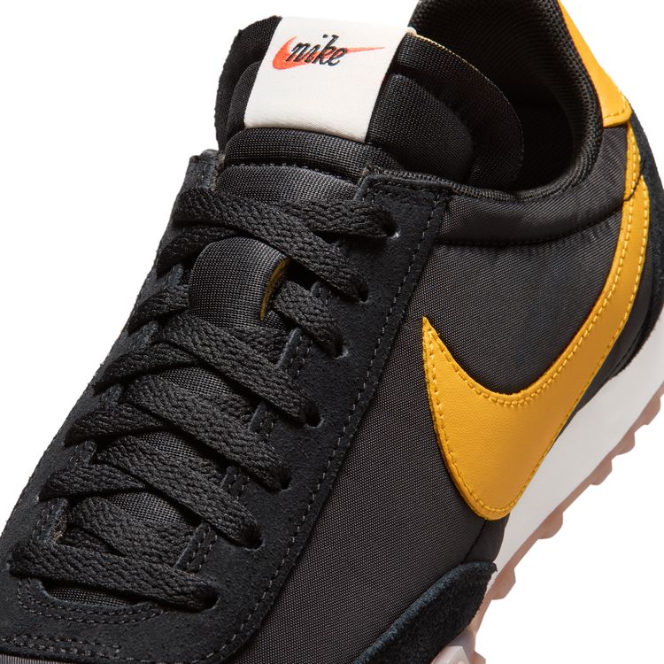 NIKE FA26 NIKE WAFFLE RACER ブラック/ユニバーシティゴールド-セイル-ガムミディアムブラウン IM8658-003