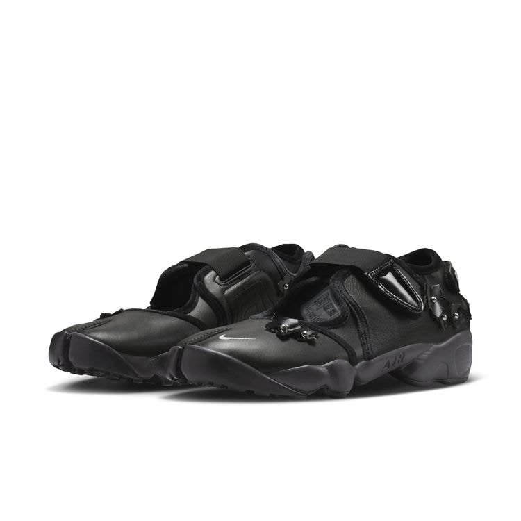 NIKE FA26 NIKE WMNS AIR RIFT ブラック/メタリックシルバー-ウルフグレー IV5682-001