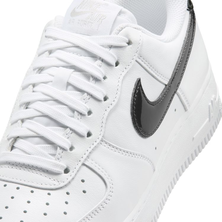 NIKE FA26 NIKE WMNS AIR FORCE 1 '07 SE ホワイト/ブラック-メタリックシルバー IV5102-101