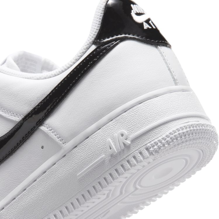 NIKE FA26 NIKE WMNS AIR FORCE 1 '07 SE ホワイト/ブラック-メタリックシルバー IV5102-101