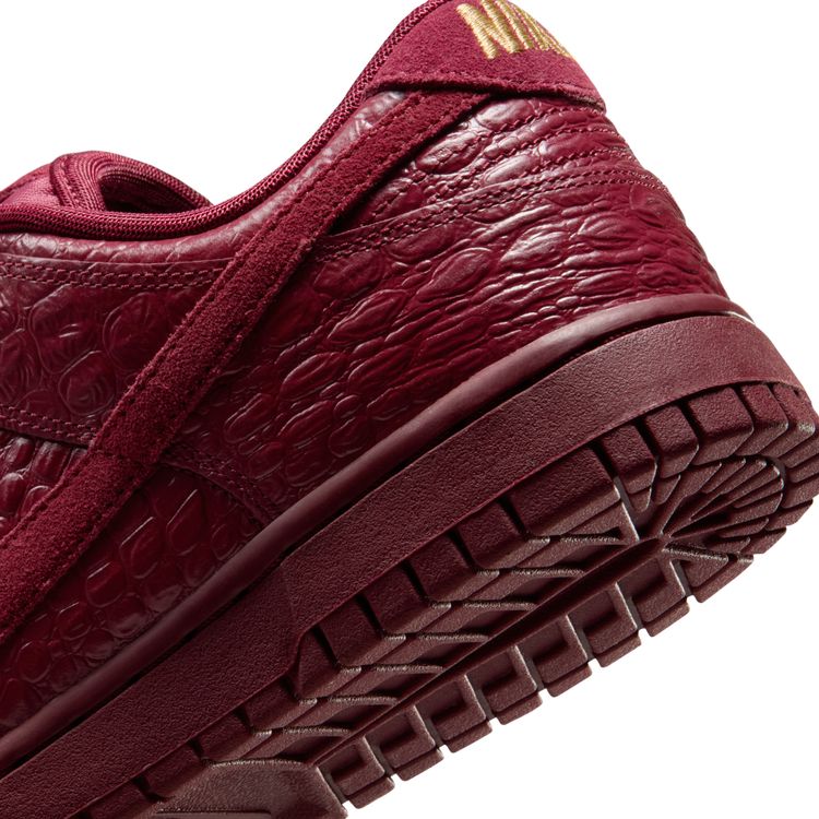 NIKE HO25 NIKE WMNS DUNK LOW SS チームレッド/チームレッド-メタリックゴールド HV4388-600